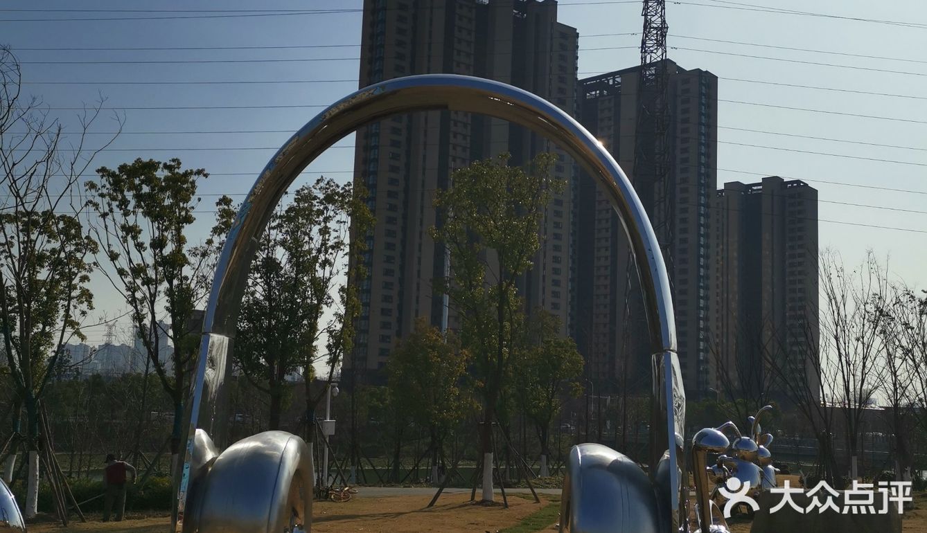 巡司河体育公园?