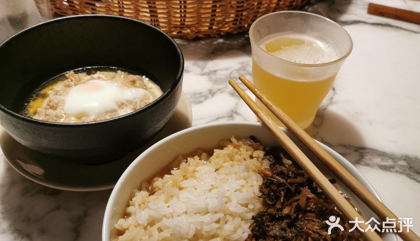 下饭的肉饼子蒸蛋！