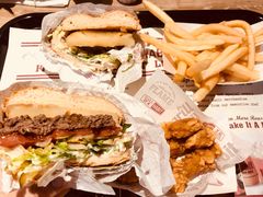 -The Habit Burger Grill 哈比特汉堡(复兴soho店)
