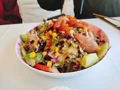 烟熏A级鸭胸配牛油果彩豆沙拉-天空花园餐吧·生日·团建(南山店)