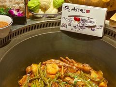 -山河屯铁锅炖·非遗东北菜(南山店)