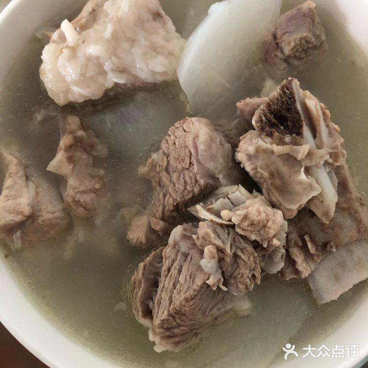 简单清爽又美味的萝卜炖排骨汤