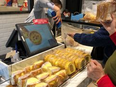 面包甜点陈列柜-莉莲蛋挞(大华悦沢书店)