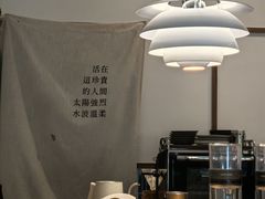 -彳亍咖啡·这里(水湾路店)