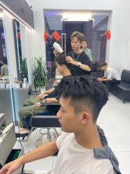 -乾健·烫染·接发SALON