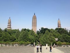 -三塔倒影公园
