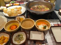 -牛YO寿喜烧·铁板烧和牛火锅自助(市府恒隆店)