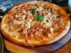 鸡肉蘑菇披萨-喜洲吧·江畔老船厂·庭院餐厅(喜临院店)