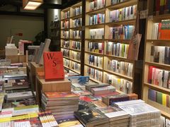 -猫的天空之城概念书店(杭州南宋御街店)