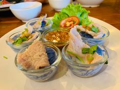 猪肉椰浆细面-蝶豆花蓝面条