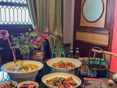 -川流不息·地道川菜·小龙虾(新松江路店)