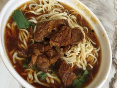 招牌红烧大块牛肉面-金牌八大碗汤面(菜市二路店)