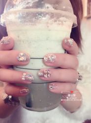 -睫乐园•睫公馆•美睫美甲沙龙