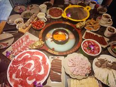 菌汤鸳鸯锅-椒香城门口重庆老火锅(宝安固戍店)