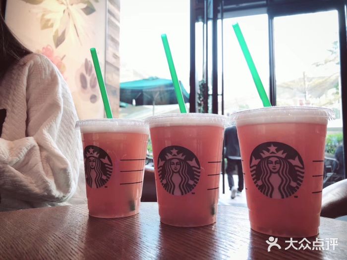 星巴克(深圳宝安壹方城b1f店)冰摇桃桃乌龙茶.图片