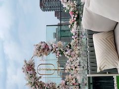 -The ROOF (通盈中心店)