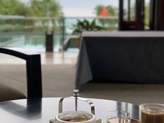 -亚龙湾喜来登·美景台大堂吧