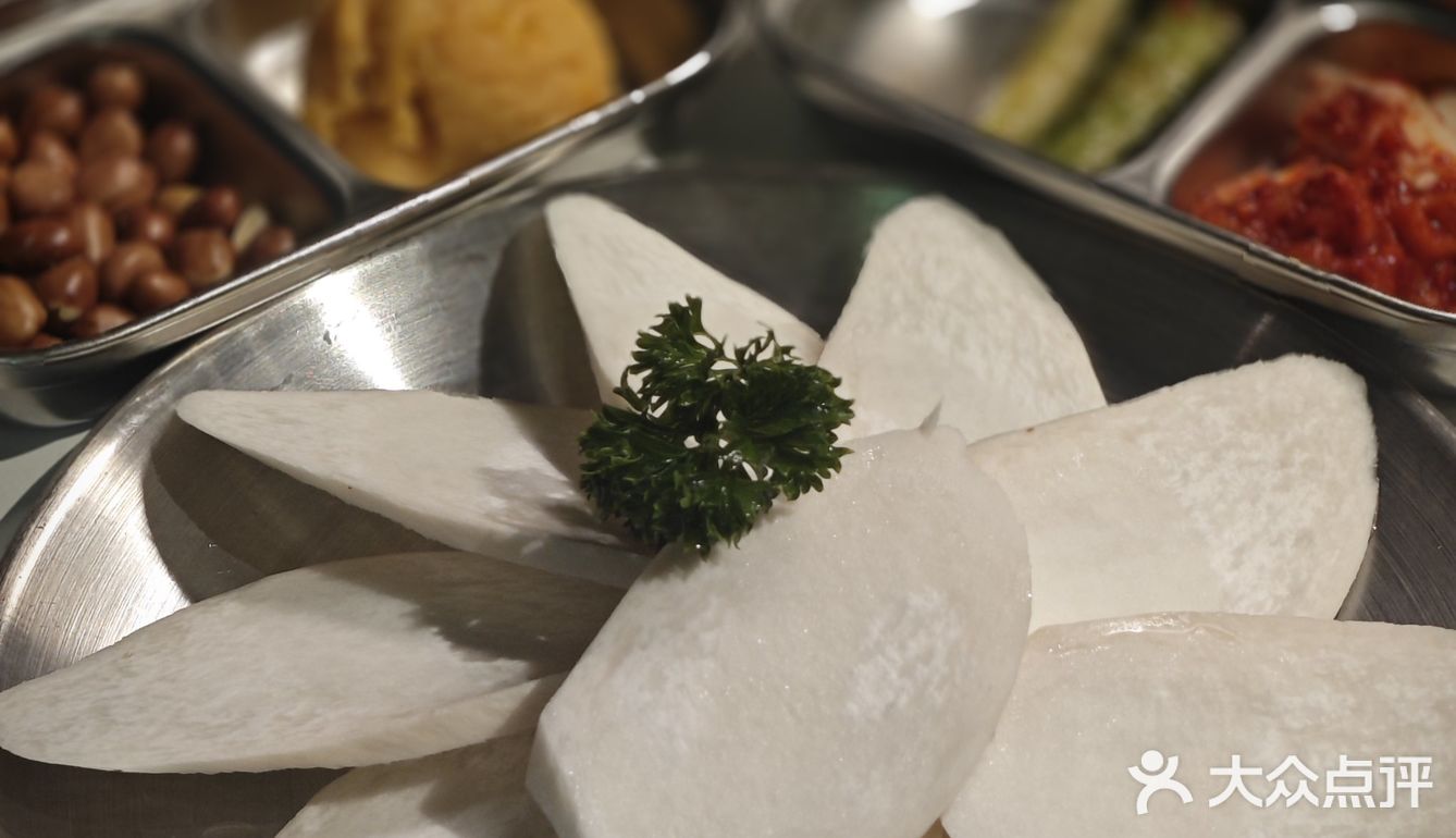 在韩国吃草料！！！在中国吃烤肉