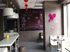 大堂-华莱士·全鸡汉堡(光华路店)