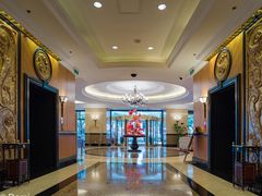 -深圳富苑皇冠假日套房酒店