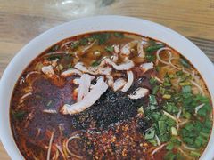 -龙树园麻辣米线