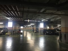 -绿洲中环中心-停车场