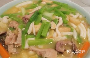 Mountain Mushrooms Braised with Pork Intestines