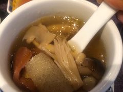 泉水竹笙菌菇汤-宁波状元楼酒店(和义路店)
