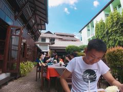 -Dash Teak House