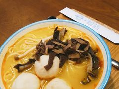 叻沙墨斗拼黑毛肚粉-e+粉店(康王北路店)