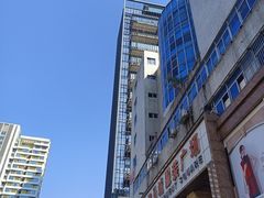 -飞马城原创时装中心(南油第二工业区店)