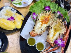 -席娜卡琳火车铁道夜市