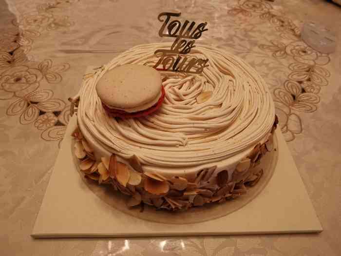 tous les jours-"多家分店面包做的还不错吧蛋糕也行.