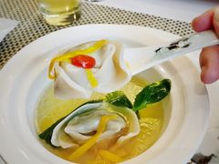 刀鱼荠菜馄饨-唔哩赞·崇明私藏菜(建国西路店)
