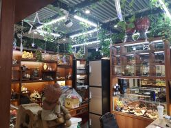 -灵彩珠宝(朗香街店)