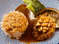 鲍鱼捞饭-1910老鲁味海鲜·戳子肉·青岛菜(金沙滩店)