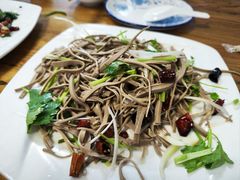 -溢心园香河肉饼总店