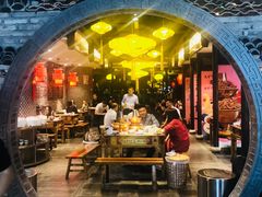 -沪小二炭火蛙锅(淮海中路美食不夜城店)