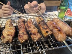 -喜悦小串丹东小黄牛海鲜烧烤大排档(民主广场店)