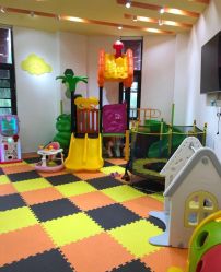 -趣童婴幼儿SPA母婴生活馆(孔雀城店)
