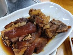 四点金-明姨仔潮汕美食·碳炉猪脚·汕尾牛腩饭·起片鸡煲(起义路店)