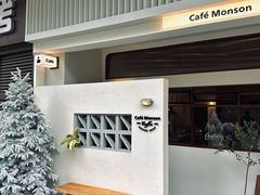 -Café Monson