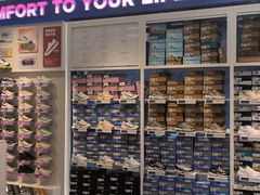 -SKECHERS 斯凯奇(上海国际时尚中心店)