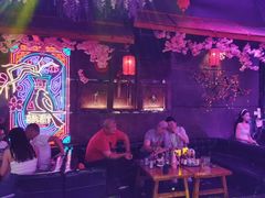 -喜鹊音乐酒馆(西街店)