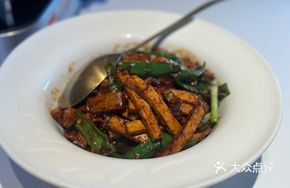 Stir-Fried Green Pepper with Tofu Cubes
