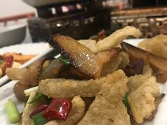 苕粉土豆粑炒腊肉-山间农家