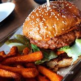 食物和人颜值都很高喔