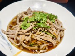 -东口码头·烧鸽子·鱼头泡饼·地方菜(金鹰悦城店)