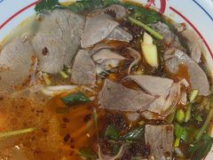 -小椒羊.羊肉粉 龙虾 羊肉串(新地旗舰店)