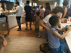 等位区-肯德基(南沙万达店)
